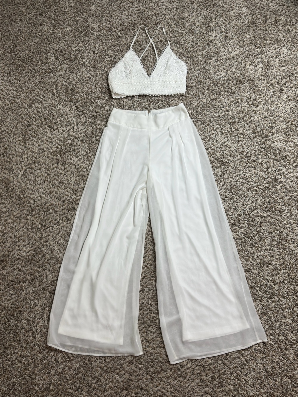Fashion Nova White Lace 2 Piece Wide Leg Set Size M